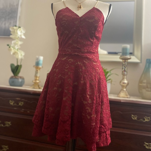 💕❤️NWOT Sexy Le chateau Lace Red dress💕☀️ - Picture 3 of 8